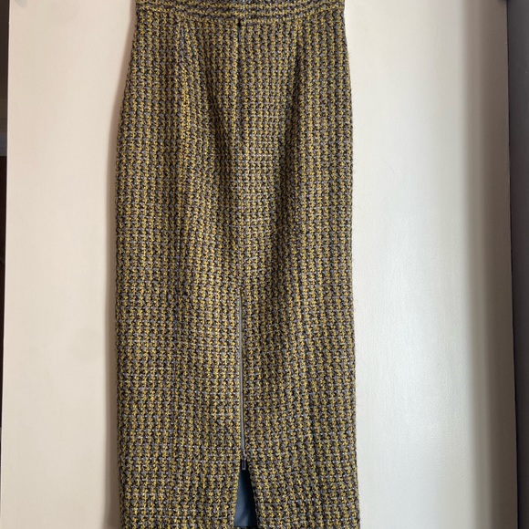 Chanel Tweed Jacket and Skirt Set Rare 2017 Collection - Picture 7 of 14